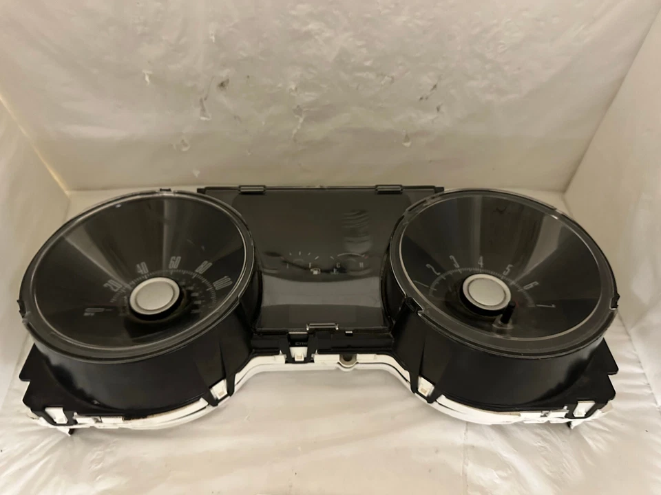 Cuadro de instrumentos velocímetro Ford Mustang 2010 tablero indicadores 169.974 millas Foto 3 de 3