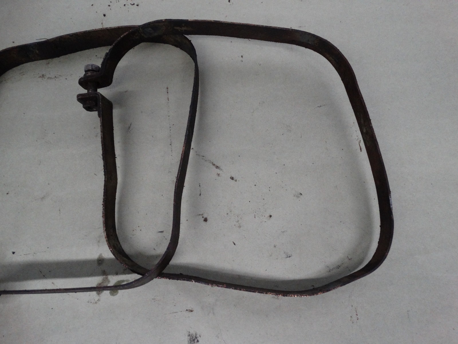 19781984 Kubota B1000e fuel tank straps, gas tank tie downs B21 eBay