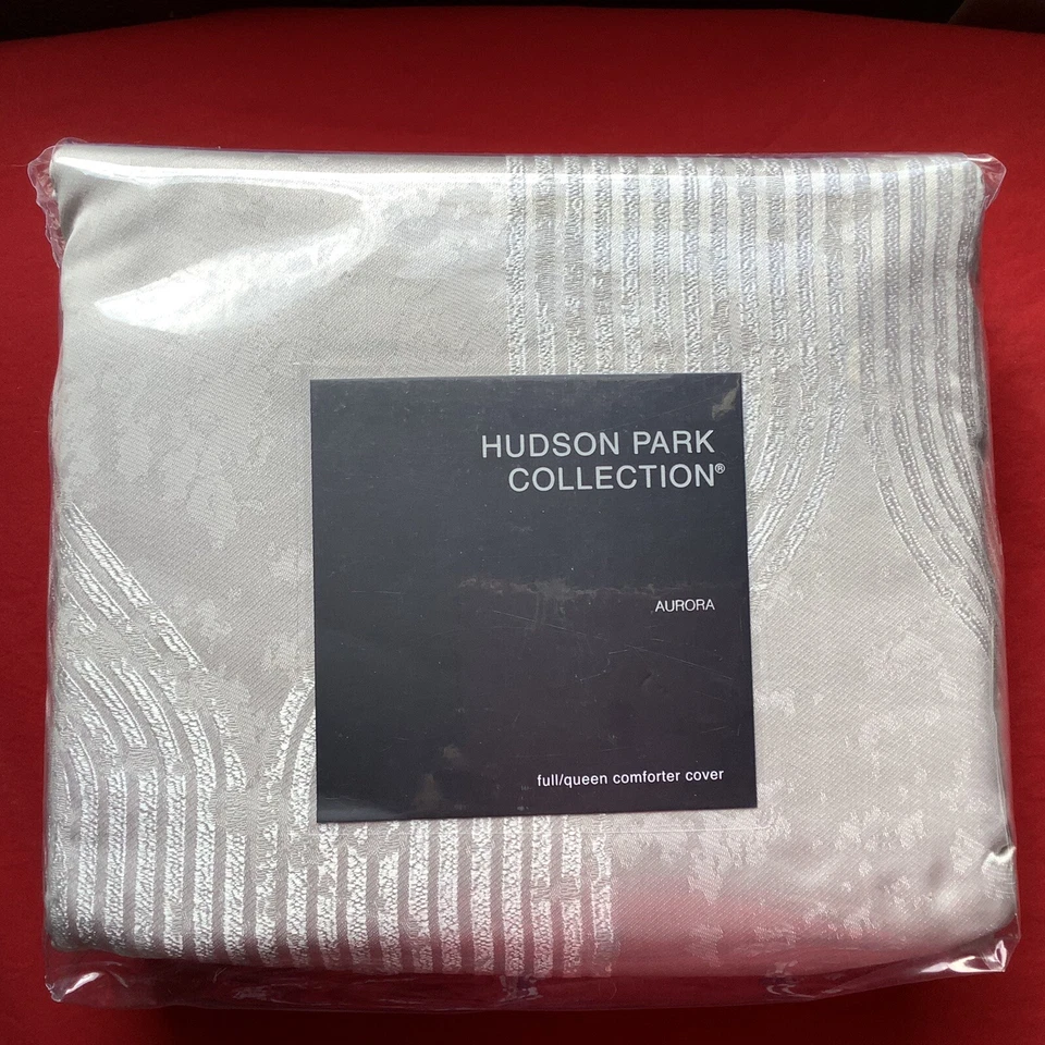 ¡Lujo! Funda Edredón Edredón Hudson Park Aurora Full Queen Plateada ¡Nueva! $400,00 Foto 2 de 4