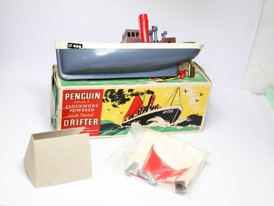 Penguin Boat Drifter in Original Box NEAR MINT Vintage Clockwork