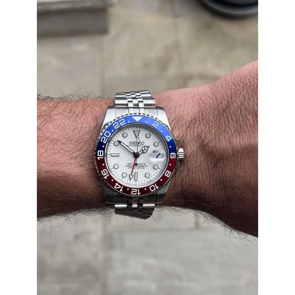 Seiko NH34 Mod Watch Automatic GMT 40mm White Dial Red Blue Bezel Steel 5ATM - Image 2 of 4