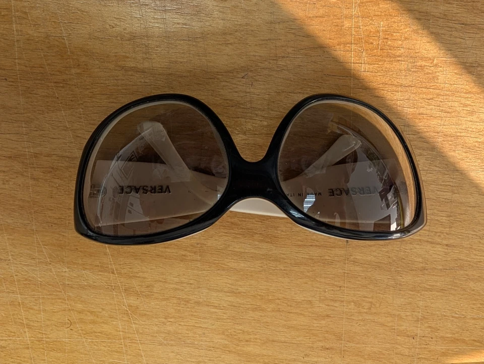 ВИНТАЖНЫЙ GIANNI VERSACE MOD 4148B черный и белый ОПРАВА 2000S Италия солнцезащитные очки чехол - Изображение 3 из 4