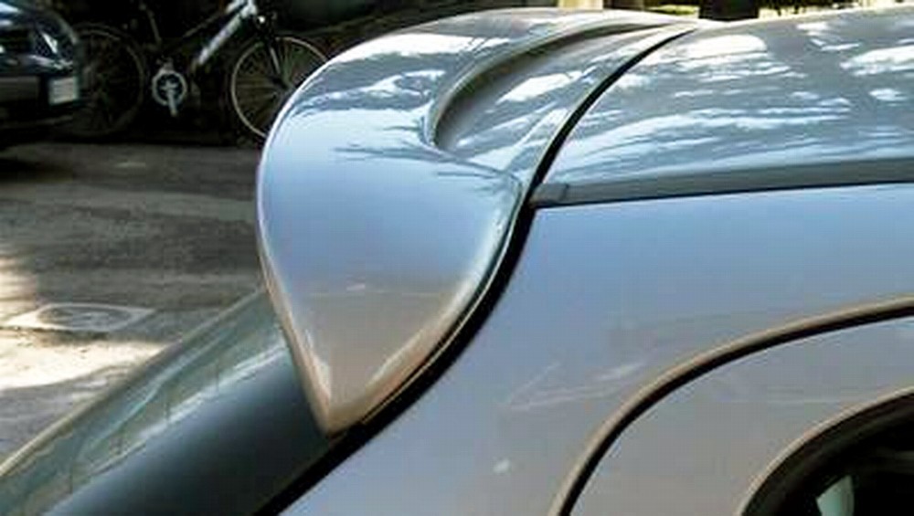Aileron pour Peugeot 206 V2 améliorant l'aérodynamisme arrière