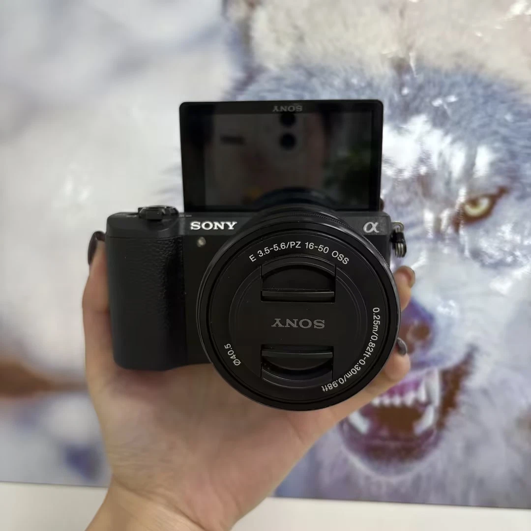 Sony Alpha a5100 Mirrorless w/ E 16-50mm Lens 24MP Camera 90% New