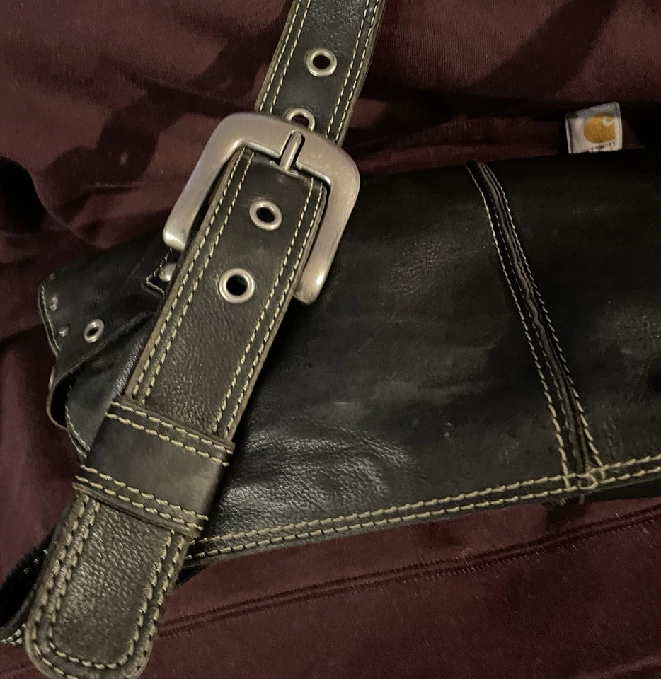 Large Black Pre-Owned Leather Lucky Brand Vintage Crossbody Bag - Image 4 of 4