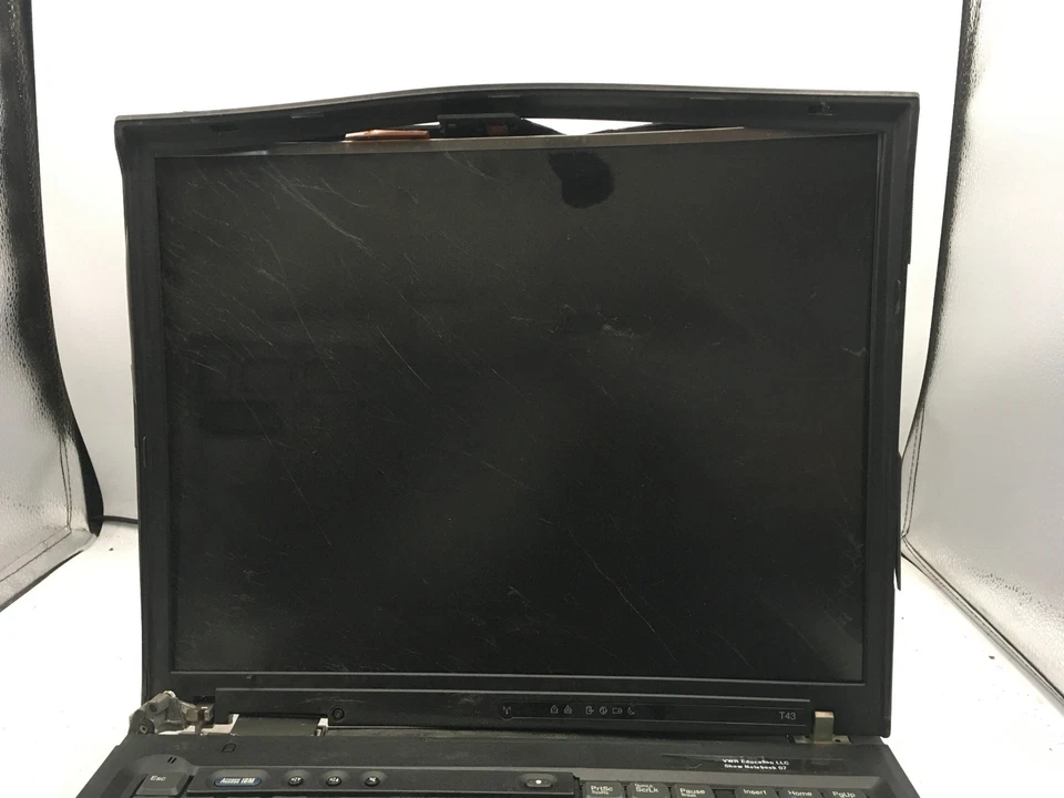 IBM THINKPAD T43 - FOR PARTS/REPAIR - INTEL CENTRINO - NO RAM - DAMAGED -READ-BB - Image 2 of 4
