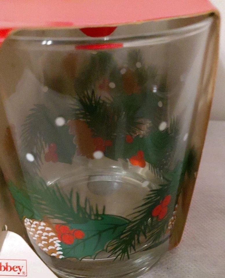 Four Vintage LIBBEY Pinecone & Holly Double Old Fashioned Glasses  1989. - Image 3 of 4