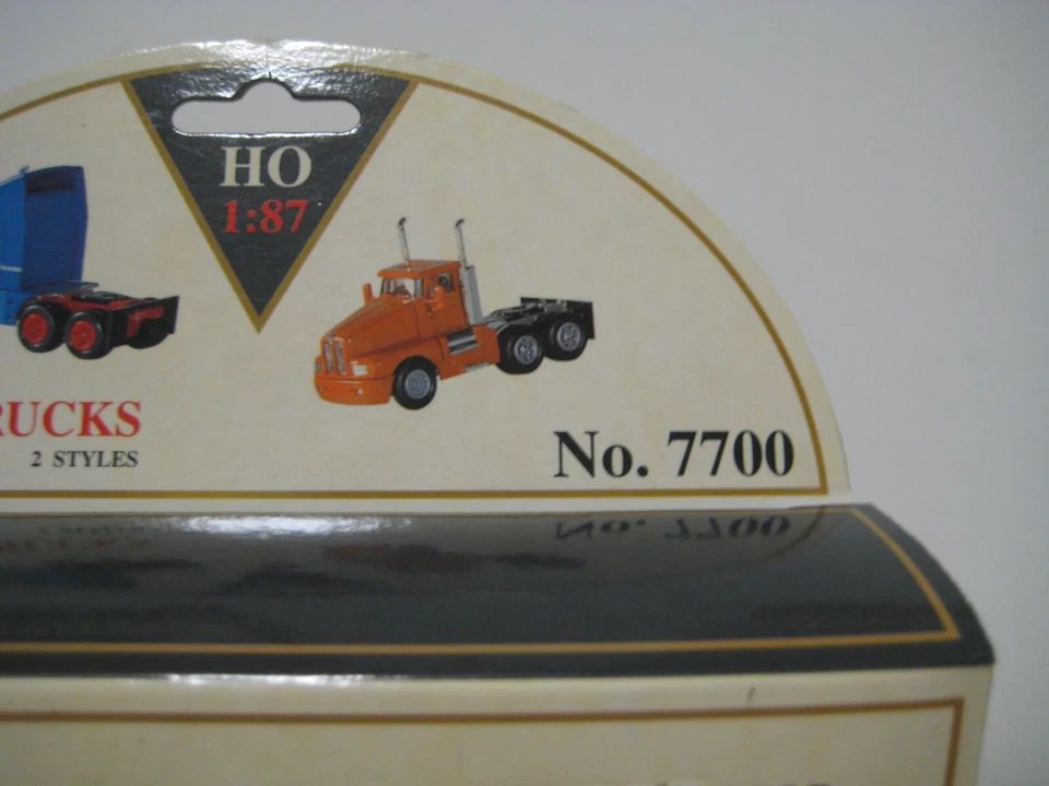 Model Power H0 7700 - Set de dos camiones Kenworth T-600 B - Immagine 2 di 4