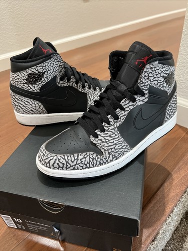 Jordan 1 Retro High “Un-Supreme” (Black 