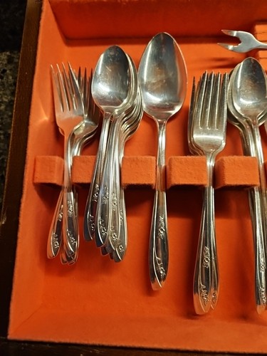 Wm Rogers *Lady Fair* Silver Plated Flatware Service for 8 Serving Spoons IS - Picture 2 of 9