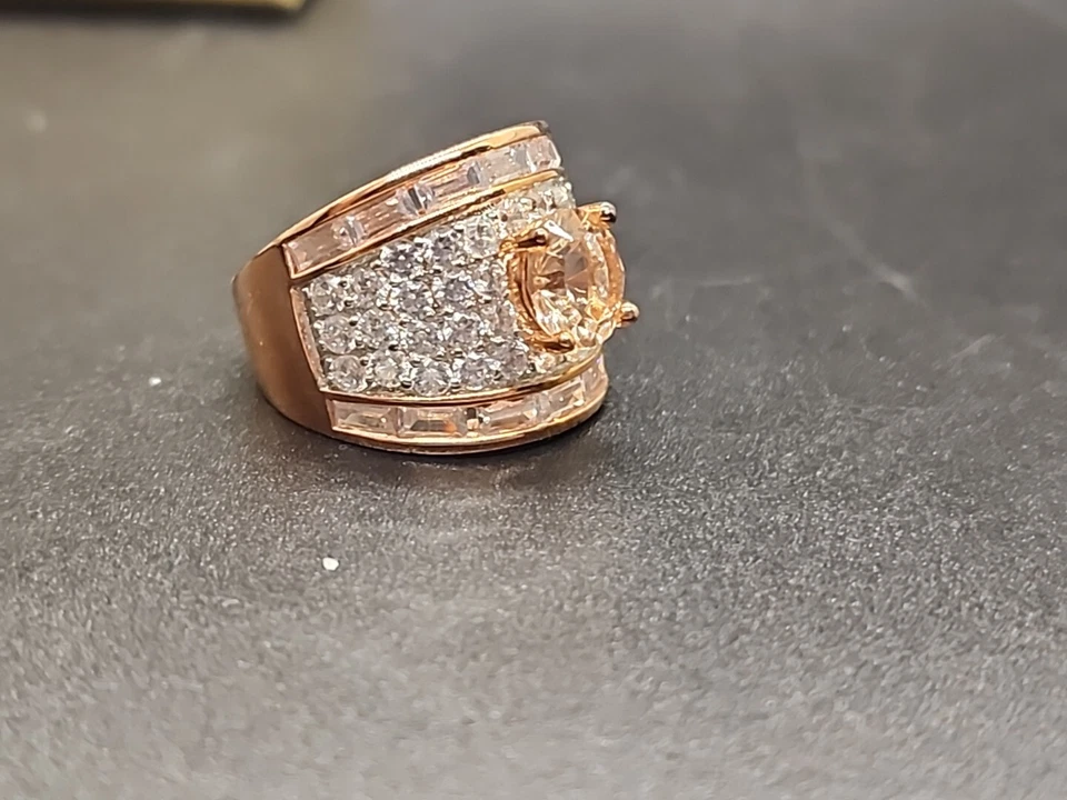 Simulante de morganita Bella Luce y blanco circonita cúbica chapado en oro rosa de 18 quilates 925 talla 7 Foto 2 de 4