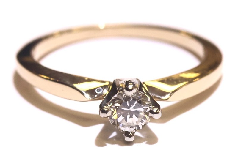 18k yellow gold .25ct SI1 I round solitaire diamond engagement ring 6.25 2.8G