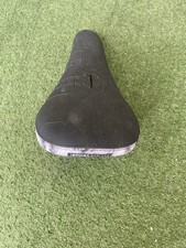 GT PIVOTAL SEAT BK W/ WHITE BMX BIKE BICYCLE SEATS FIT CULT PRIMO SUNDAY KINK