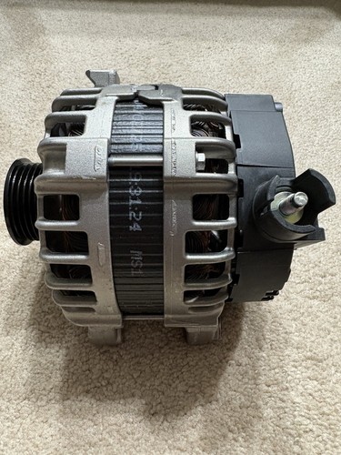 New Genuine OEM Land Rover Alternator LR105985 - Picture 2 of 7