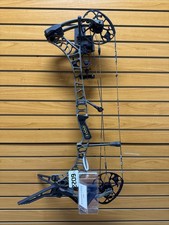 Mathews V3X 29 RH Compound Bow - 4 Arrow QD Quiver, BeeReal Grip - Item 6022