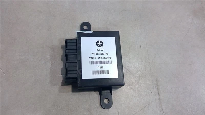 Dodge Charger Park Assistant Control Module 2015-2022.68316627AD Foto 3 de 4