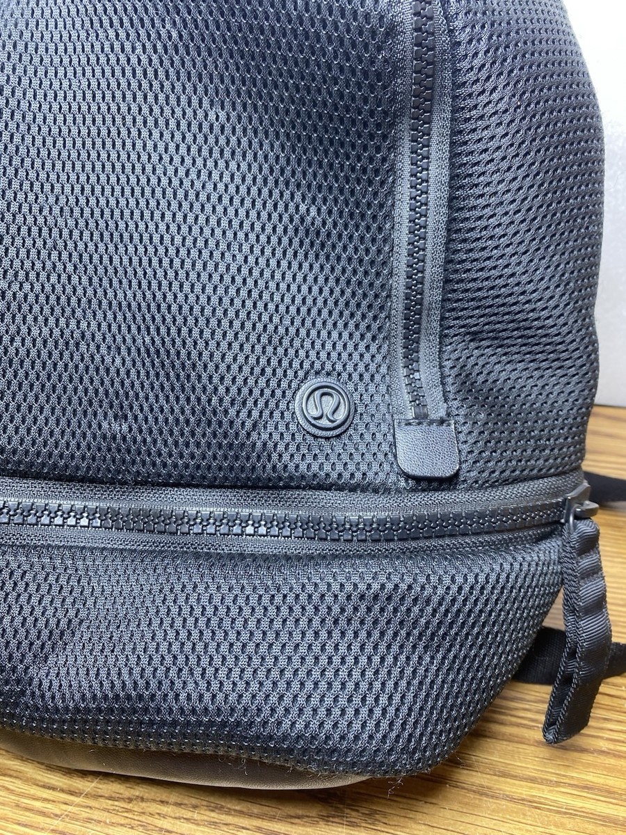 umbrella stroller black UPPAbaby G-Luxe BELL Falcon XR LED OLER2 Model:SE4000XGFI navigate public transportation
