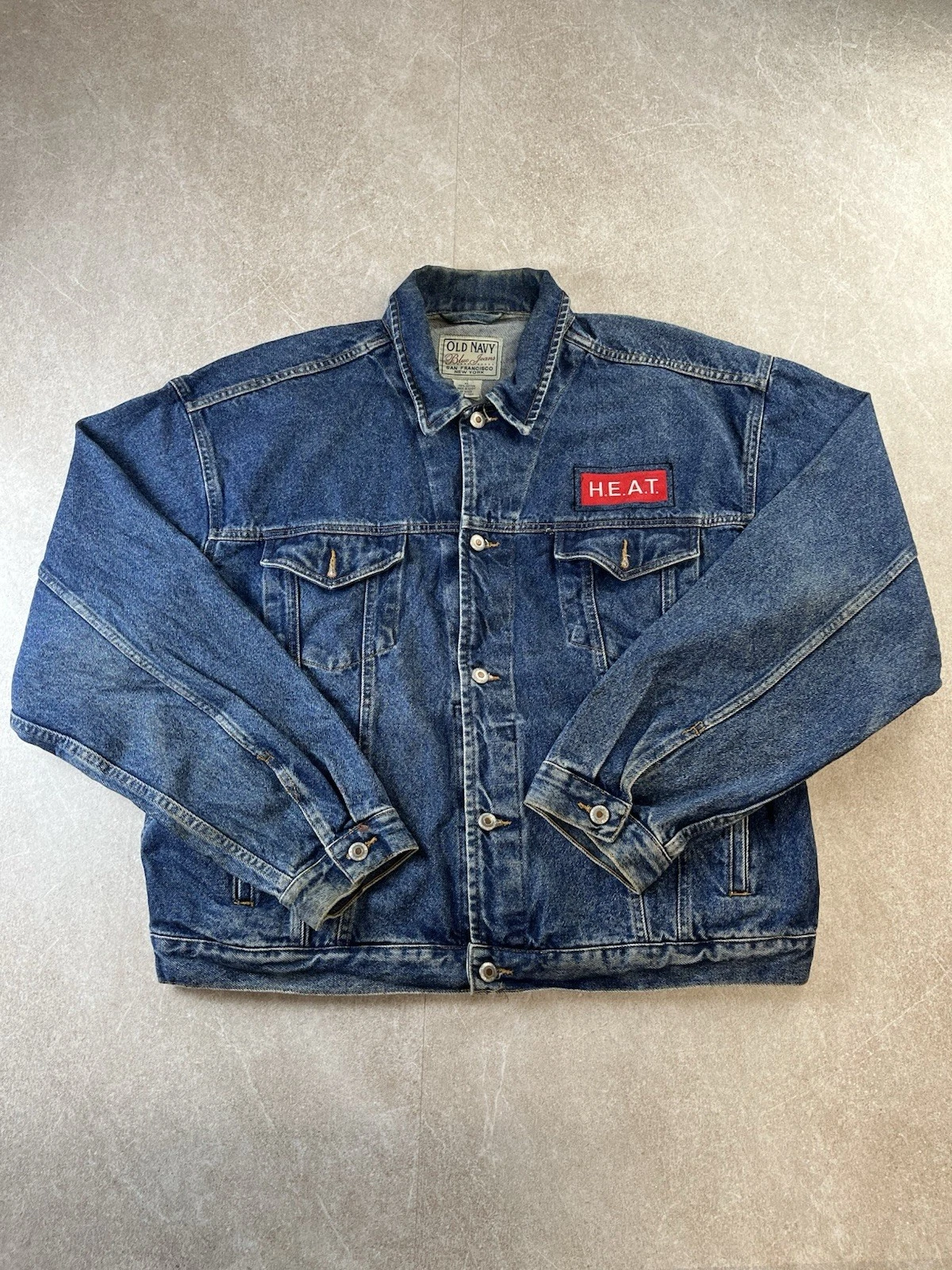 Vtg Old Navy Blue Jeans Denim Trucker Jacket XL Blue Made in Egypt 90s Retro
Opens in a new window o