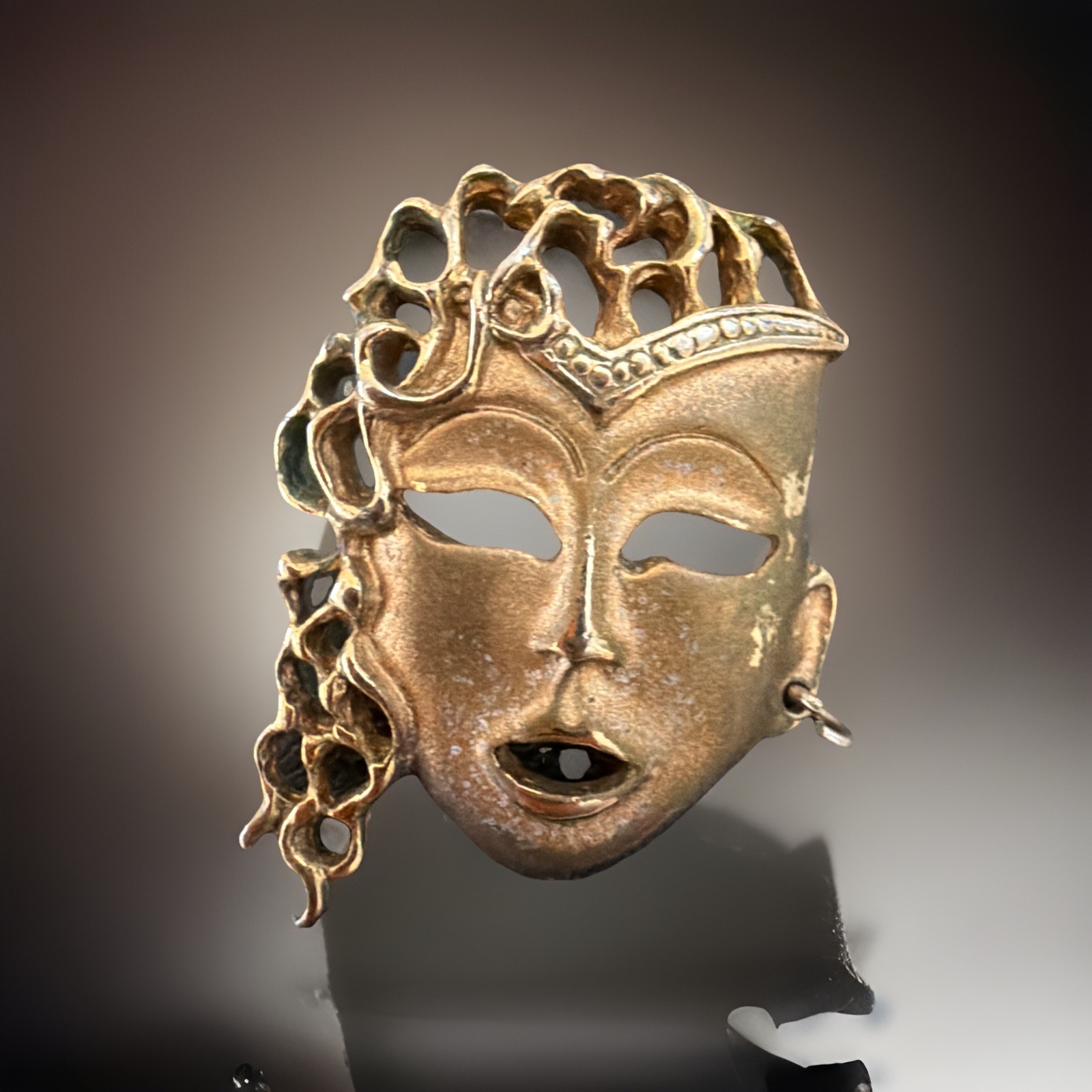 vintage theater or masquerade mask brooch stud pin 1980s