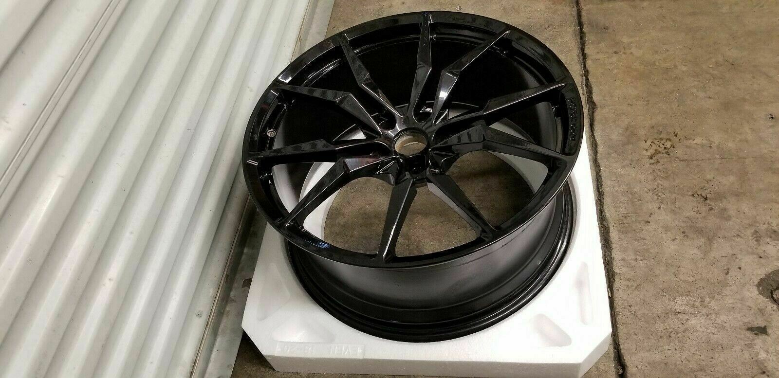 LAMBORGHINI AVENTADOR DIONE FRONT WHEEL RIM OEM 470601017T 