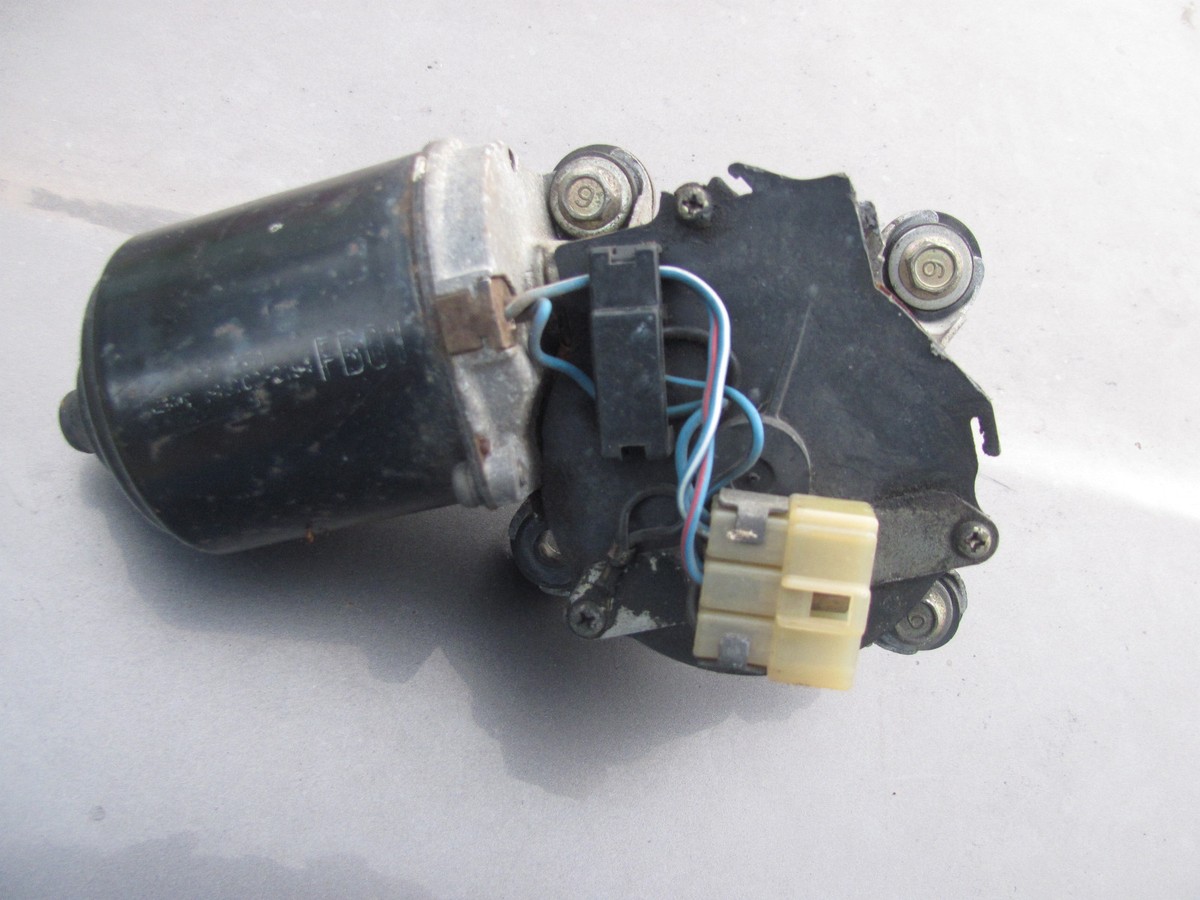 Mazda Rx7 Used Front Wiper Motor FB01 Rx-7 (Not Tested) 1986 To