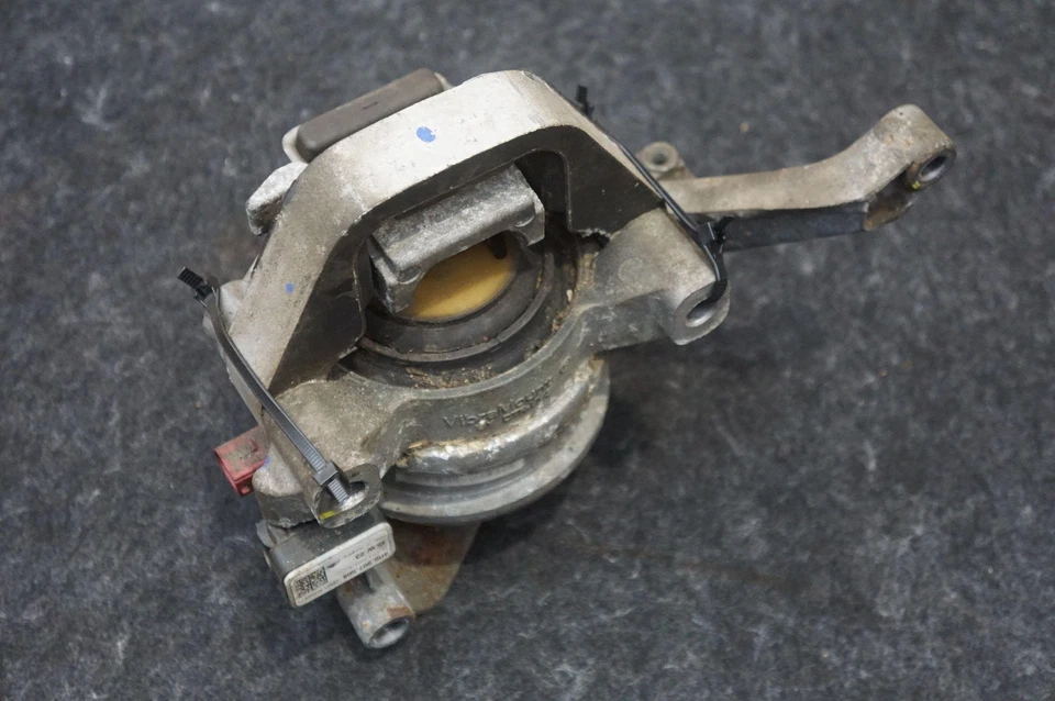 Soporte de soporte de montaje del marco del motor izquierdo OEM 4H0199255T Audi S6 S7 13-18 Foto 3 de 4