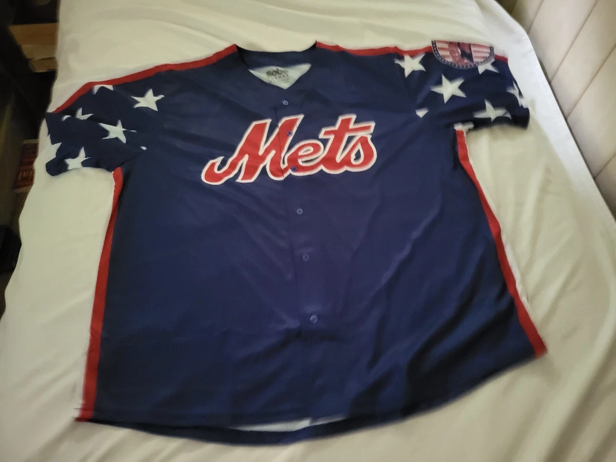 Mets have new-look patch on their uniforms