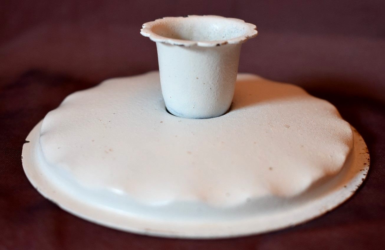 White Round Scalloped Top Paintable 4 Inch Diameter