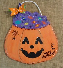 Happy Halloween PUMPKIN Candy Trick or Treat Sign Spider Bats Door Plaque
