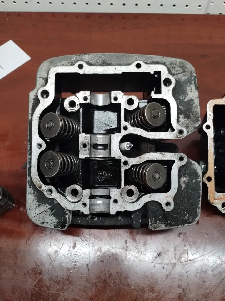 Yamaha XT550 XT 550 1983 culata motor cubierta basculante árbol de levas Foto 2 de 4