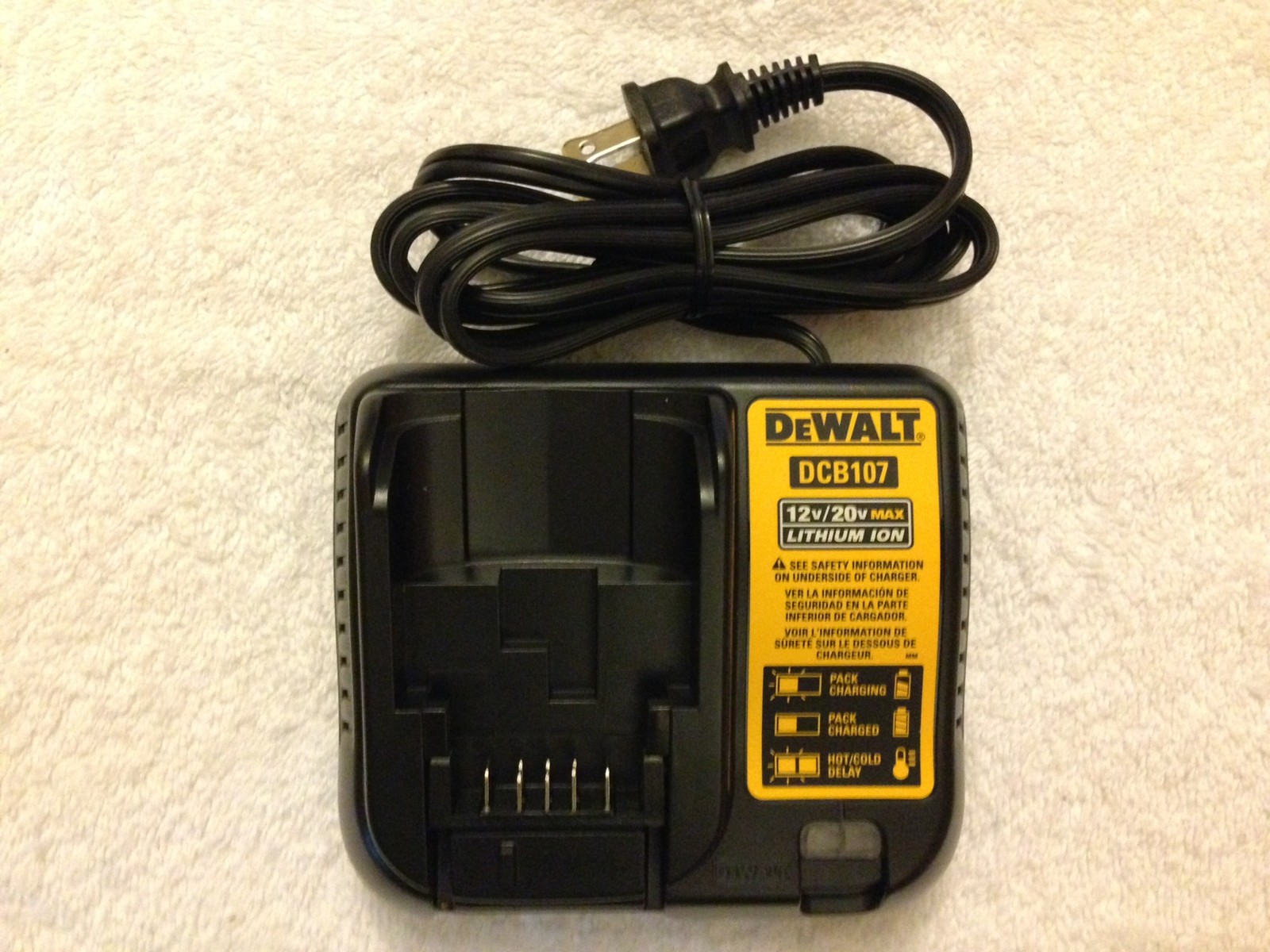 New Dewalt DCB107 12V & 20V Max Li-ion Battery Charger replaces DCB100 & DCB112