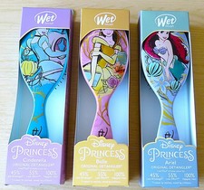DISNEY PRINCESS ORIGINAL DETANGLER BRUSH - CINDERELLA - BELLE - ARIEL - BNIB !