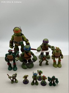 TMNT Action Figure Lot Playmates Toys 12 Figures Mixed Sizes 2012 Nickelodeon