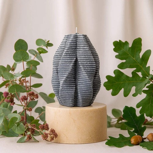 VOSK Handmade Candle - Blossom Candle, Wet Stone, Eucalyptus - Picture 6 of 7