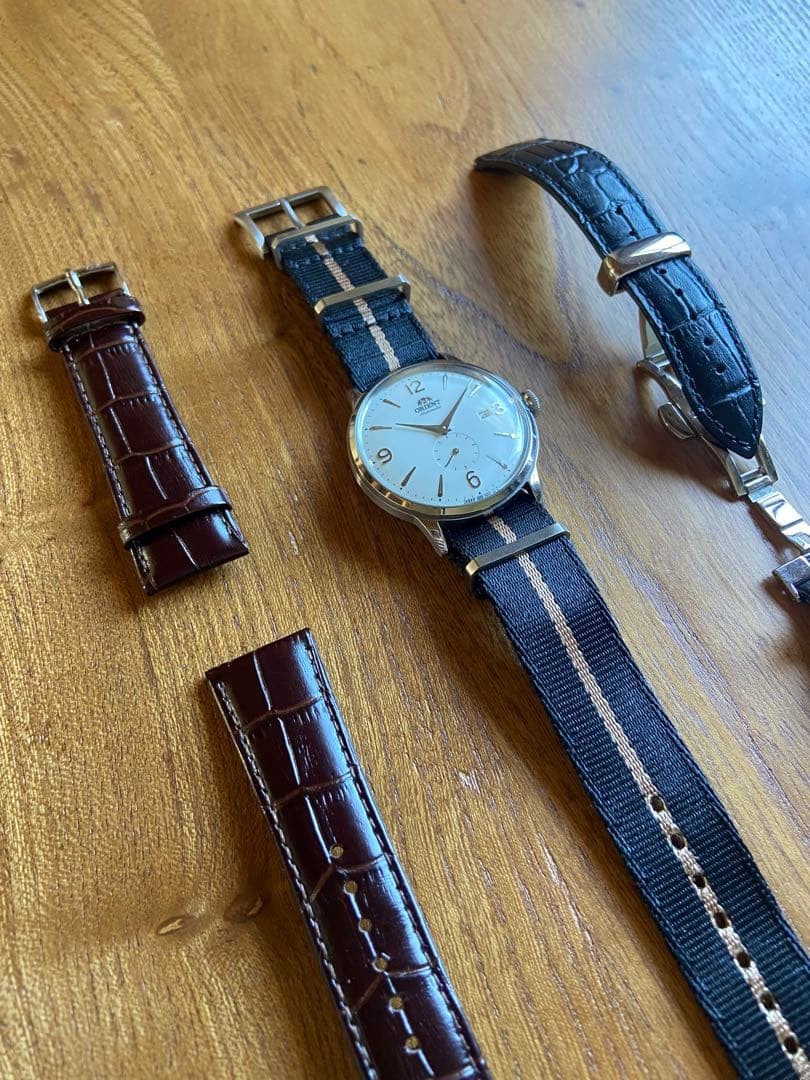 condition includes 3 straps individual sales avai… - image 3