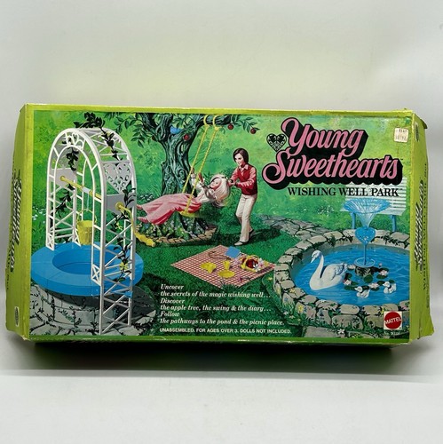 Rare Vintage 1975 Young Sweethearts Wishing Well Park With Box (Not Complete) - Bild 2 von 12