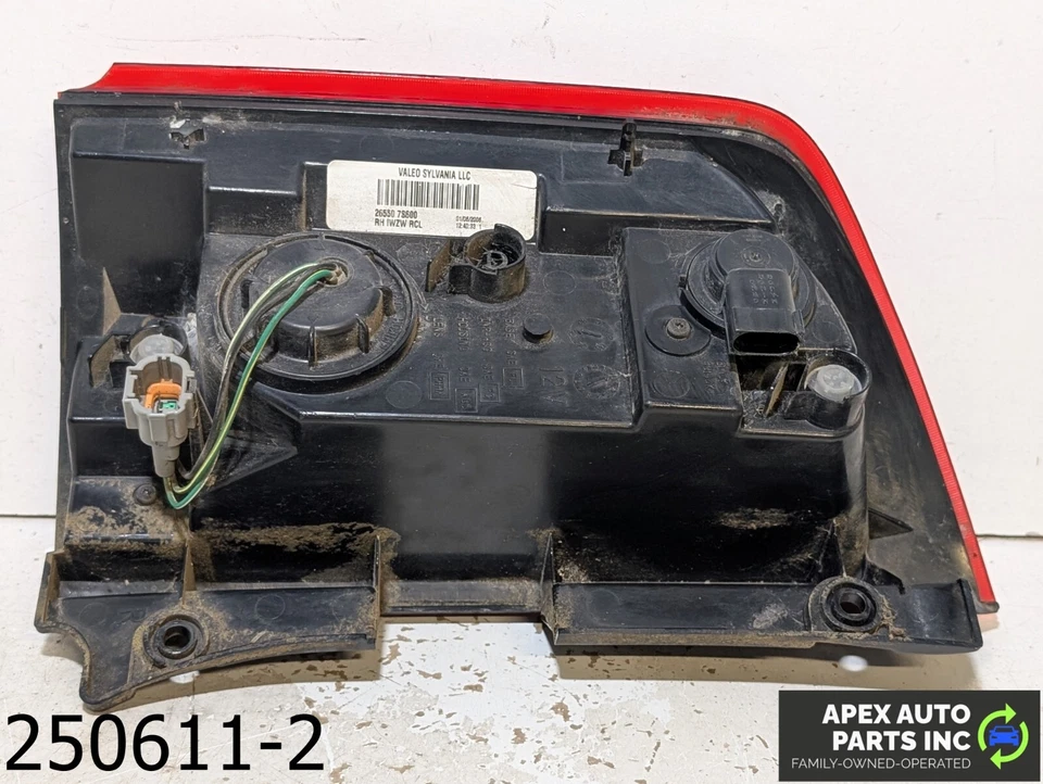 Lámpara de luz trasera Infiniti QX56 2004-2010 OEM 5,6 L lente pasajero derecho Foto 4 de 4