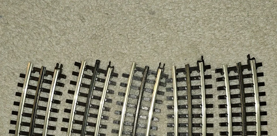 Atlas O #6060 - O-54 Full Curve 3-Rail Track - 21 Pieces / Full Circle = 16 - Image 4 of 4