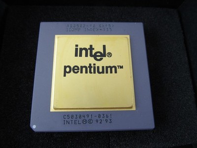 Vintage Intel Pentium 90Mhz CPU P90 A80502-90 SX957 Gold Top Processor
