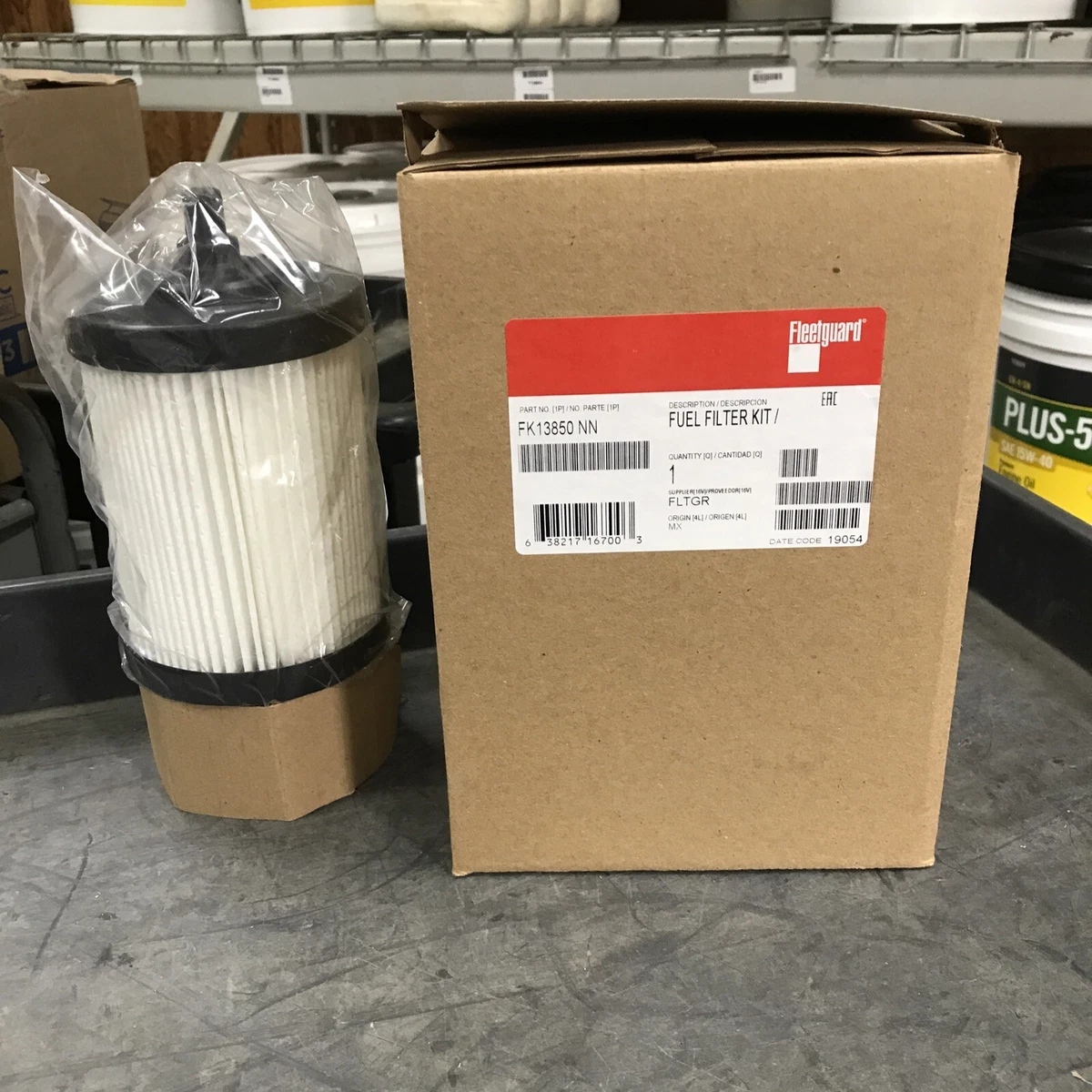 Genuine Fleetguard FK13850NN Fuel Filter Kit A4700903151 FK 