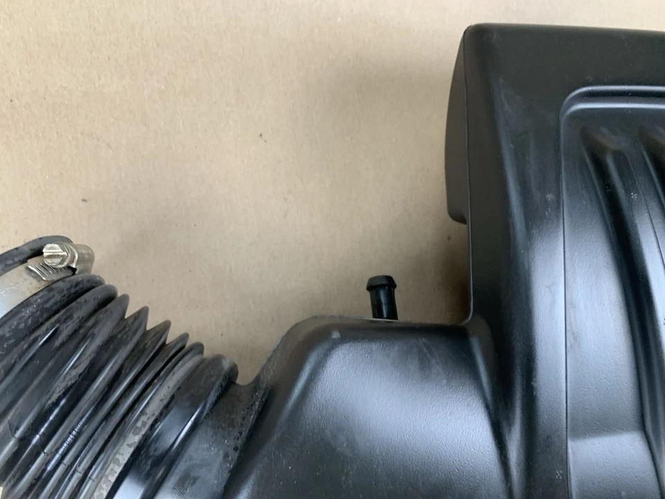 Chevrolet Cobalt 2009 2,2 L motor filtro de aire salida conducto manguera de admisión 25808955 Foto 4 de 4