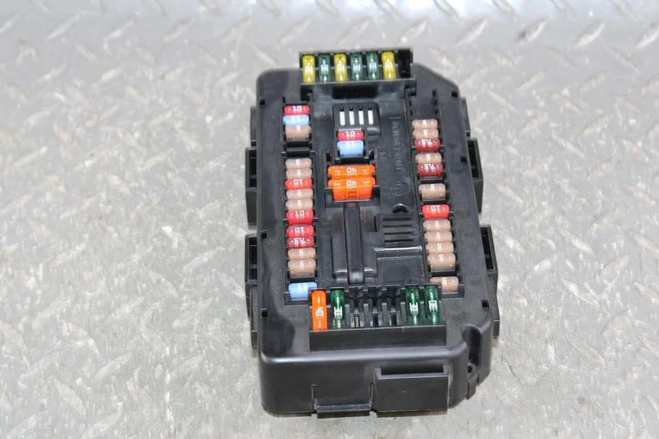 14-16 428i Gran Coupe 2.0L OEM Engine Electrical Power Fuse Relay Box Factory OE - Изображение 4 из 4