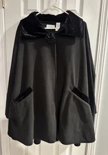 LeModa Cape Jacket Womens One Size Vegan Fur Collar Black Poncho Shawl Coat