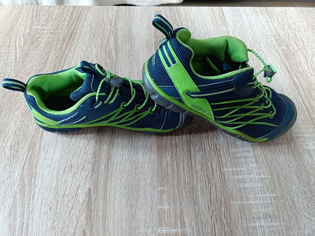 Stivali da trekking donna KEEN taglia 23 5 resistenti e comodi ottime condizioni