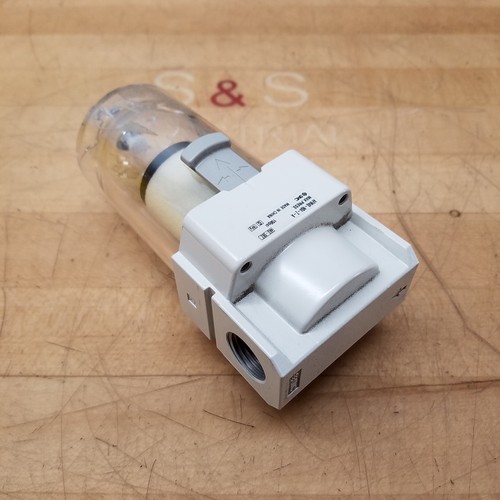 SMC AFM40-N04-Z-A Pneumatic Filter, 150psi Max Press, 1/2" NPT, 4A2-5BZ - USED