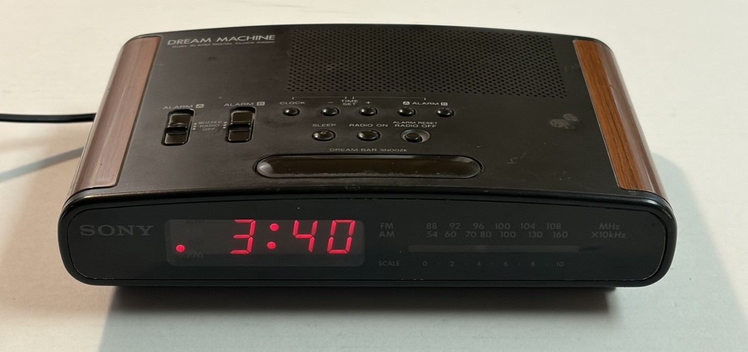 Sony Dream Machine ICF-C420 Clock Radio Dual Alarm AM/FM Woodgrain Tested