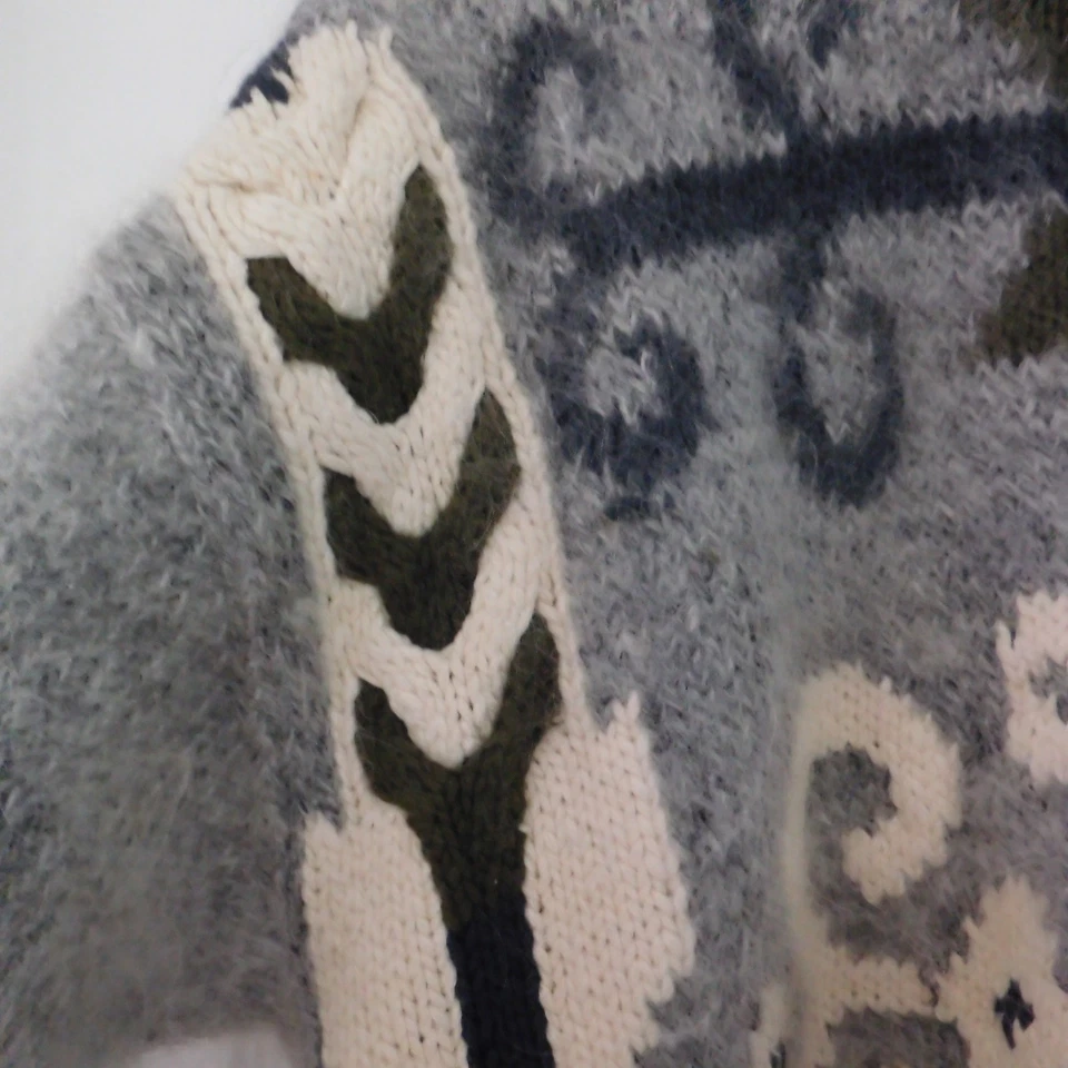 Suéter Curio 3D Mezcla Mohair Cuello Alto Gráfico Gótico Talla Pequeña Gris Talla Grande Foto 4 de 4