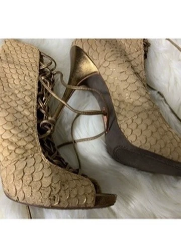 Tacones Steven By Steve Madden para mujer talla 8 dorado crema escamas sirena con cordones Foto 3 de 4