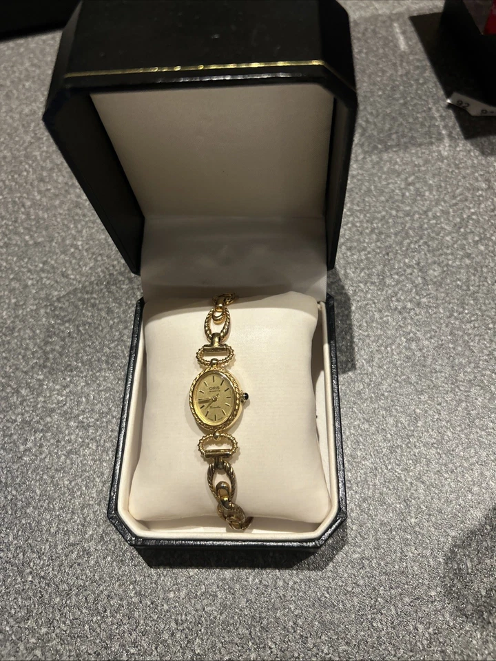 Reloj Oris Luxury Hecho en Suiza Chapado en Oro Damas en Caja Foto 2 de 4