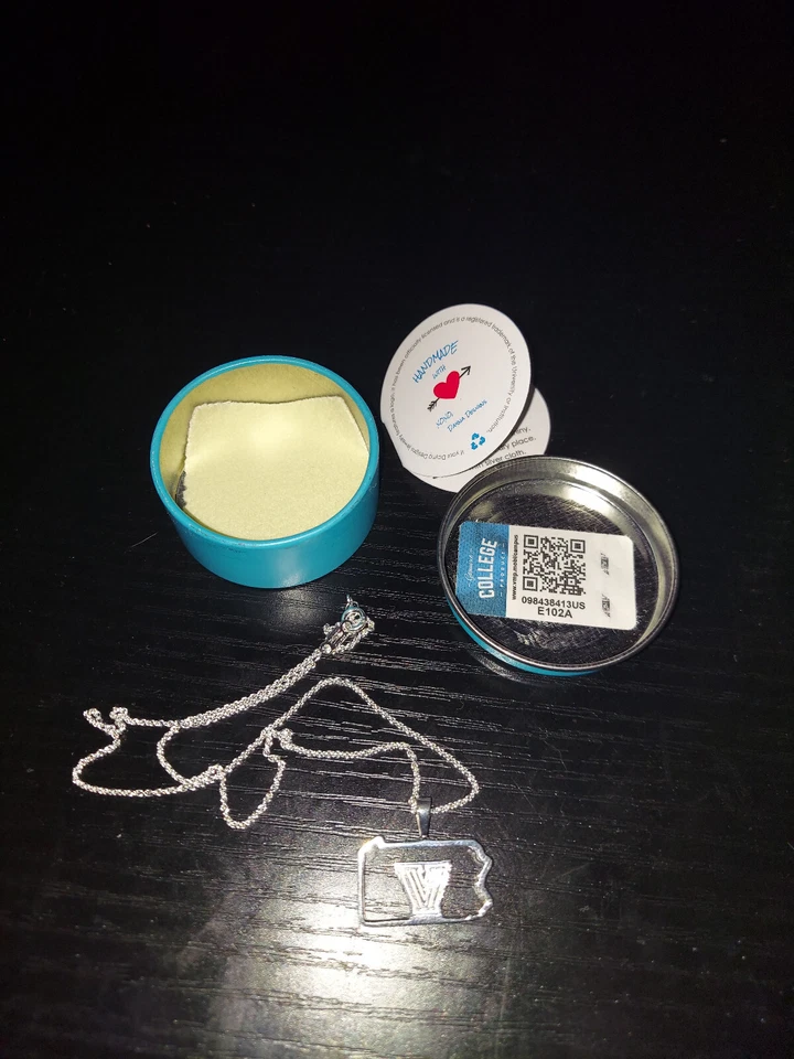 Collar Villanova Wildcats Plata Esterlina Dayna Designs NCAA Pennsylvania Foto 3 de 4